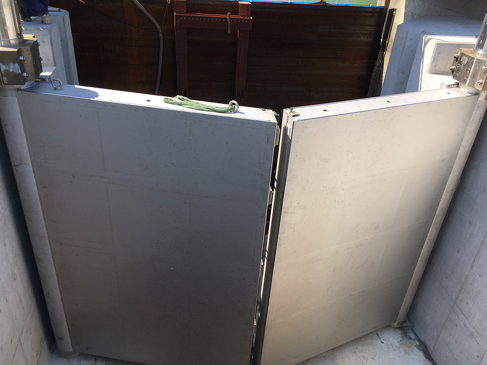 マイターゲート画像